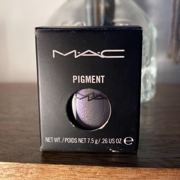 COPY - NWB RARE MAC COSMETICS “SOFTWASH GREY” PIGMENT - Picture 3 of 3